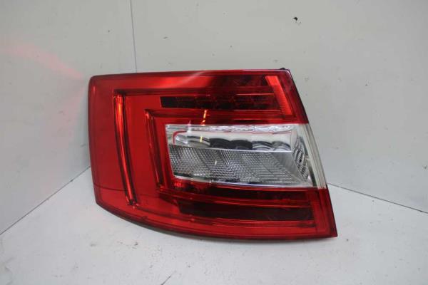 FEU ARRIERE GAUCHE SKODA OCTAVIA BERLINE 2013-2017 - Vue 1